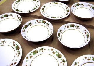 Breakable dinnerware